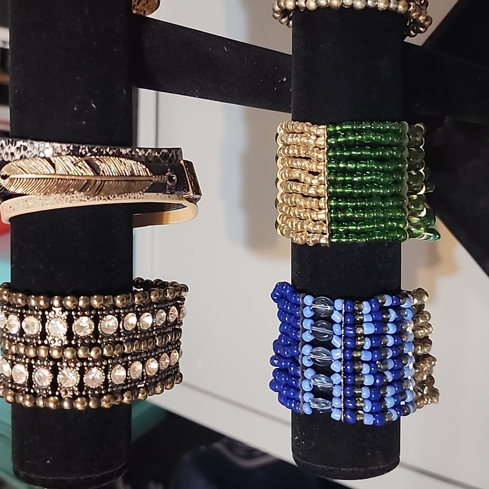 Bundle of 15 bracelets - Picture 2 of 5
